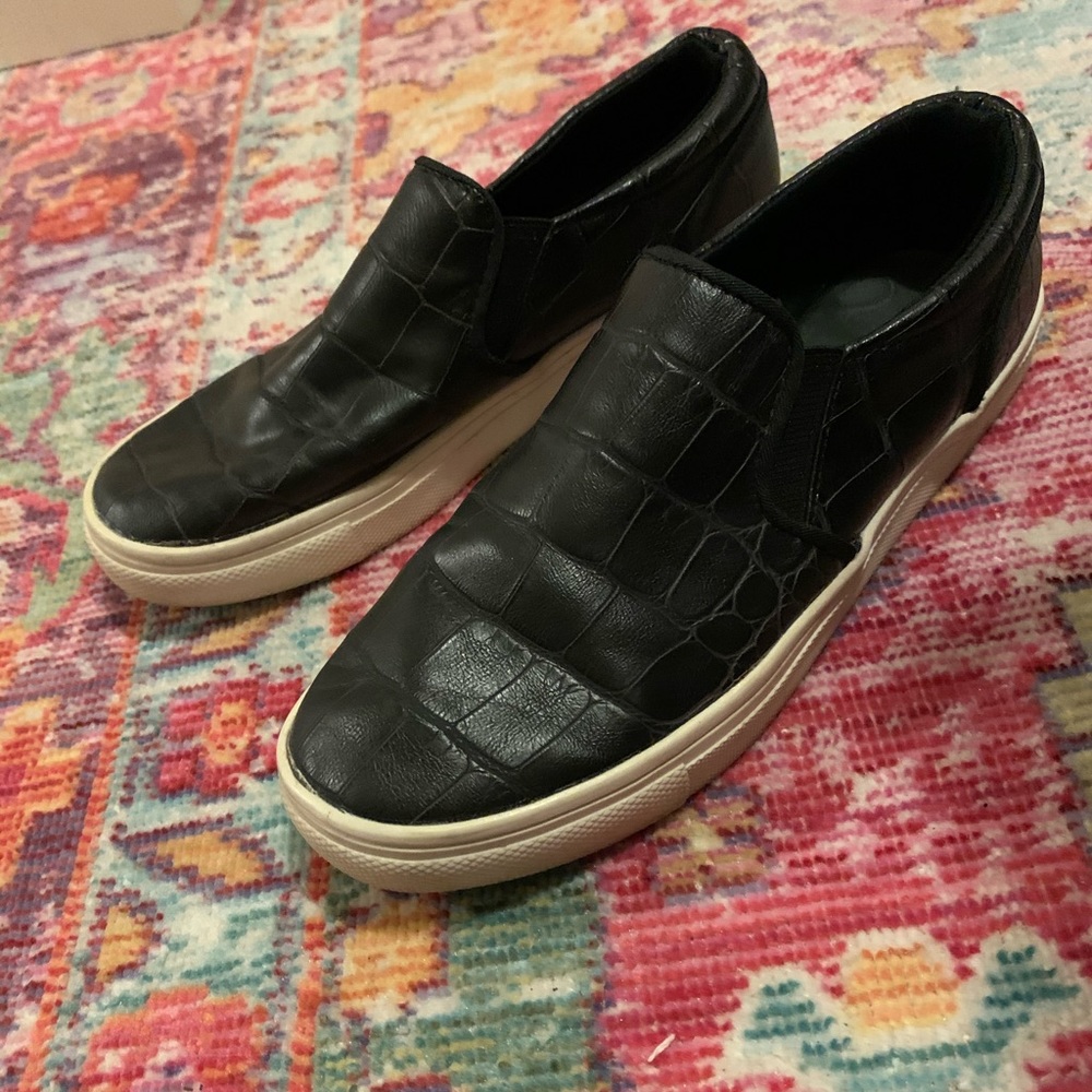 HM Slip ons